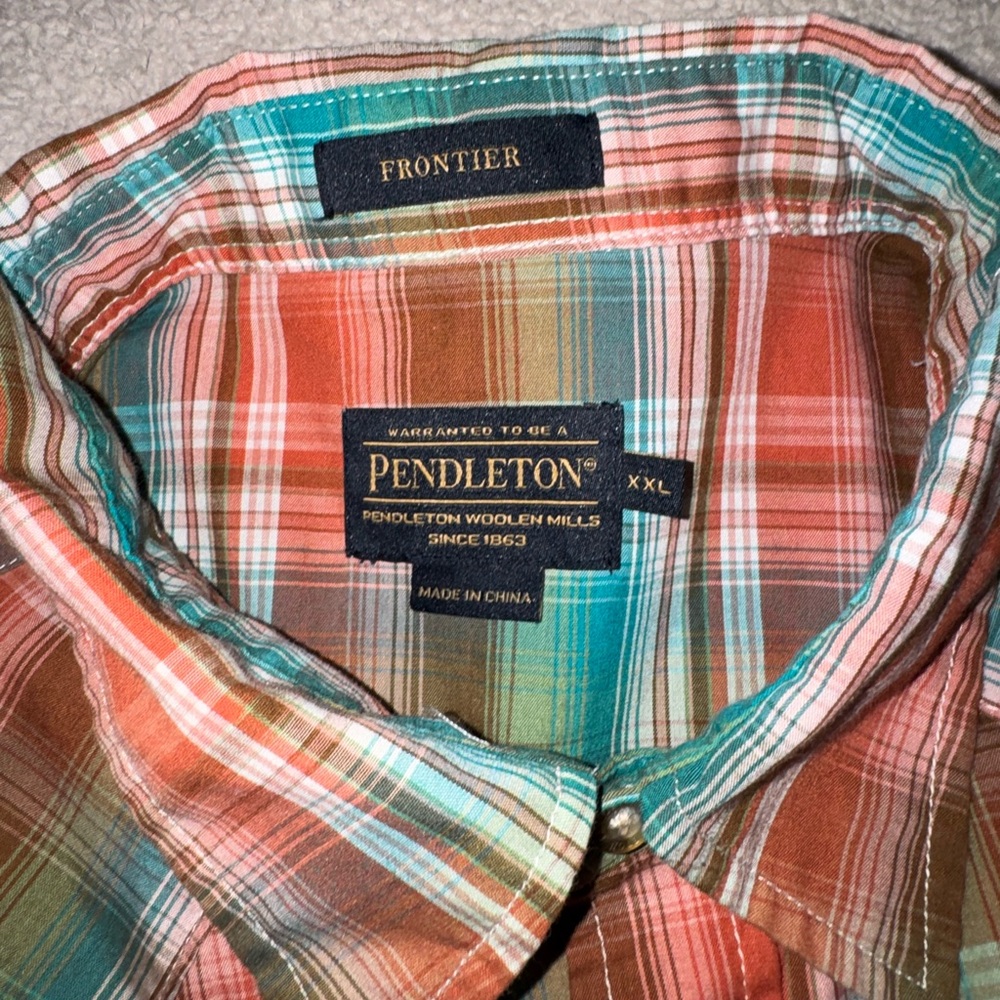 Men's Pendleton button up - Picture 3 of 4